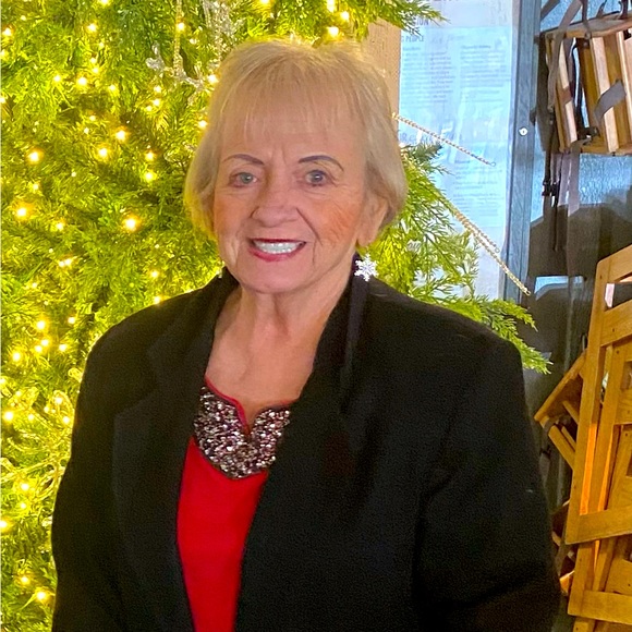 Meet your Posher, Mary - Picture 1 of 16